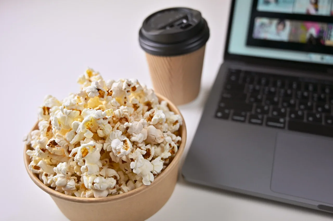 popcorn, snack, movie, internet, laptop, streaming, food, popcorn, popcorn, popcorn, popcorn, popcorn, streaming, streaming, streaming, streaming, streaming. Livestream creator content formats: the parts worth your attention