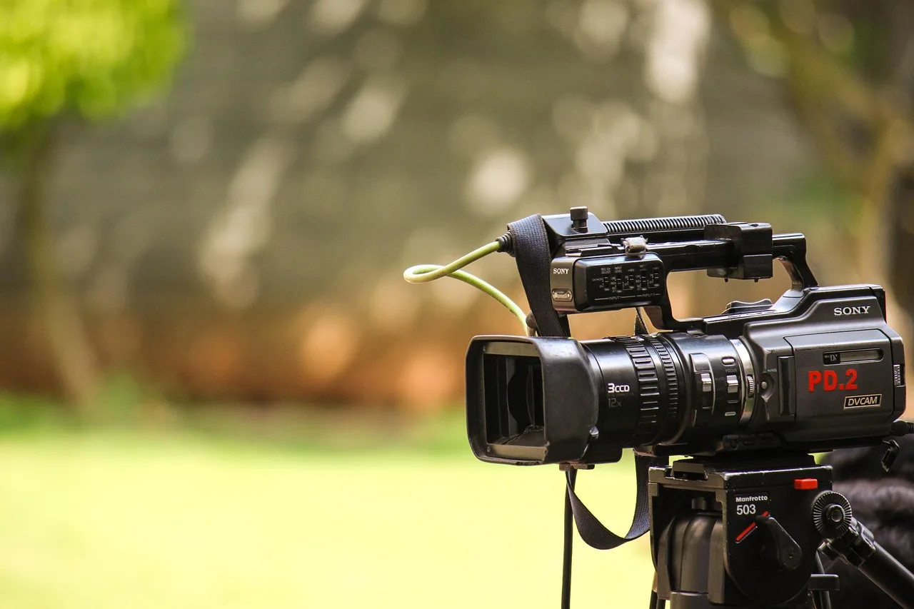 sony, camera, lens, equipment, photography, technology, digital, zoom, electronic, snapshot, nature, technique, film, photo, cinema, video, shot, sony, sony, snapshot, film, film, film, film, film, cinema, video, video, video. Which livestream creator software to buy, reviewed