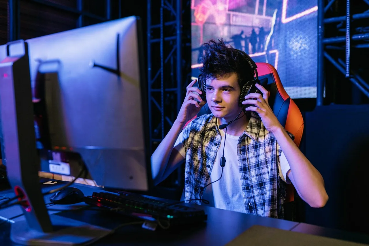 music, e-sports, gamer, man, portrait, e-athlete, e-sports, gamer, gamer, gamer, gamer, gamer. A closer look at livestream creator benchmarks: the 2027 view