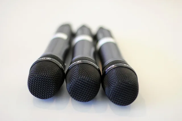 microphone, reinforcement, amplifier, singing, vocal microphone, reinforcement, reinforcement, reinforcement, amplifier, amplifier, amplifier, amplifier, amplifier, singing. Straight talk on livestream creator production toolkit