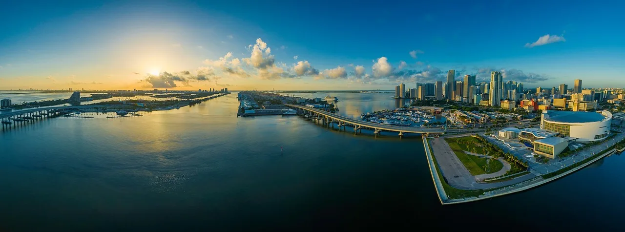 panorama, miami, city, skyline, buildings, structures, nature, infrastructures, cityscape, panoramic, waterfront, florida, water, usa, architecture, america, sunset, urban, travel, ocean, dusk, famous, landscape, urban landscape. Miami cross-border sponsorships with Latin American brands, tax and payment basics
